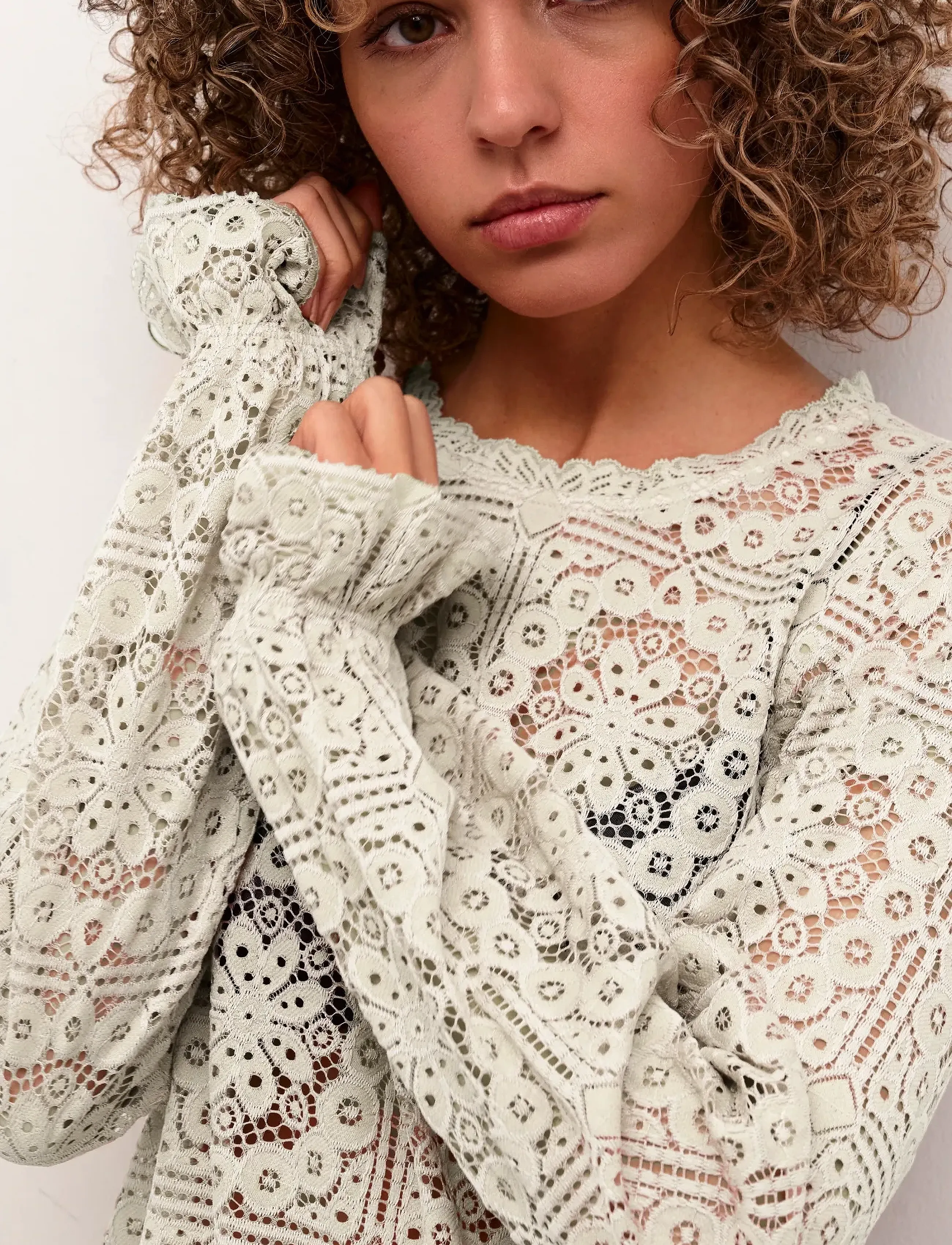 Cream Crtiley Lace Blouse blusar dam – bild 5