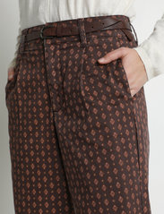 Cream - CRBeja Pant - Mom Fit - bukser med lige ben - java flower - 5