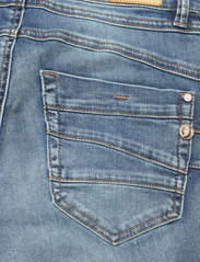 Cream - CRRysha 7/8 Jeans - Shape Fit - flared jeans - denim blue - 7