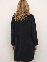 Cream - CRCabin Knit Dress - Mollie Fit - stickade klänningar - pitch black - 4