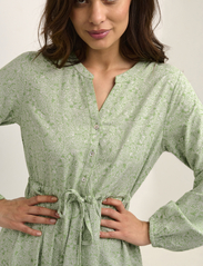 Cream - CRVimma Short Dress - Zally Fit - short dresses - flourite green paisley - 5