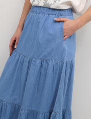Cream - CRViola Skirt - farkkuhameet - blue denim - 5