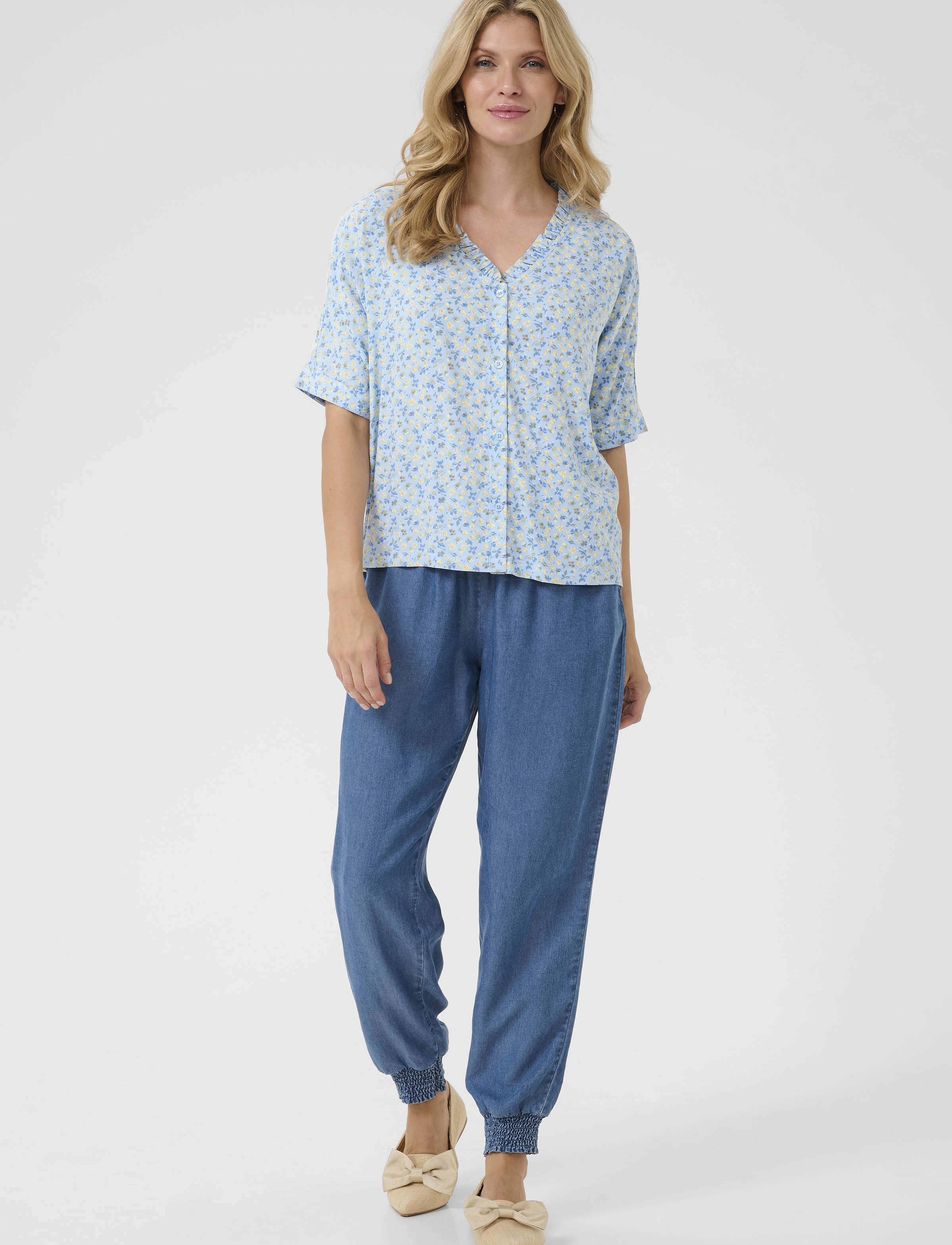 Cream - CRTiah SS Shirt - kortærmede bluser - blue yellow small floral - 3