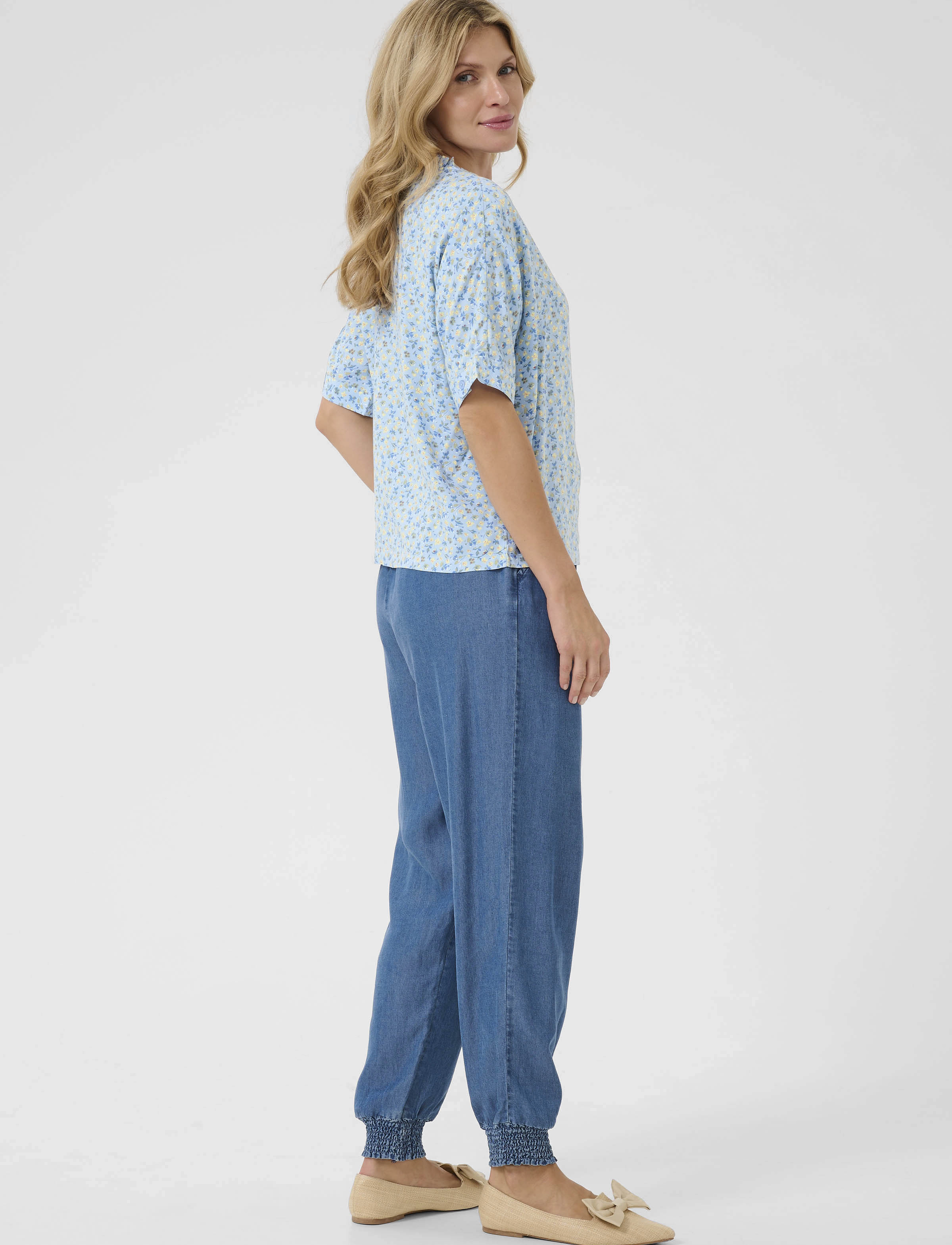 Cream - CRTiah SS Shirt - kortærmede bluser - blue yellow small floral - 4