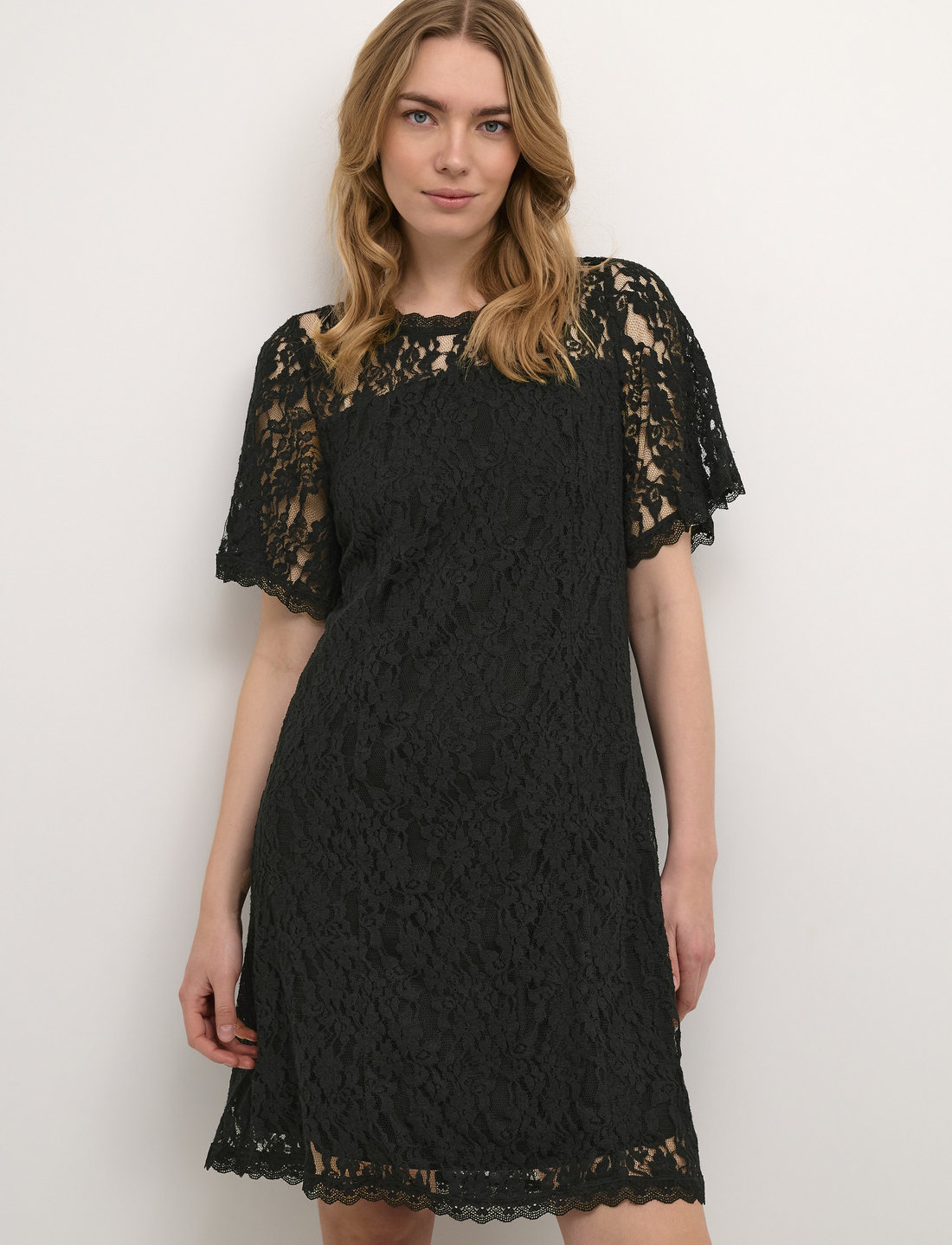 Cream Crkit Lace Dress Zally Fit Kurze Kleider Boozt