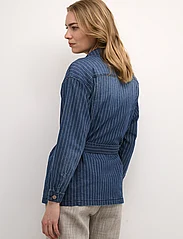 Cream - CRFrida Denim Jacket - forårsjakker - medium blue striped denim - 4