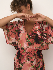 Cream - CREliza Dress - Kim Fit - sommerkleider - peach flower print - 4