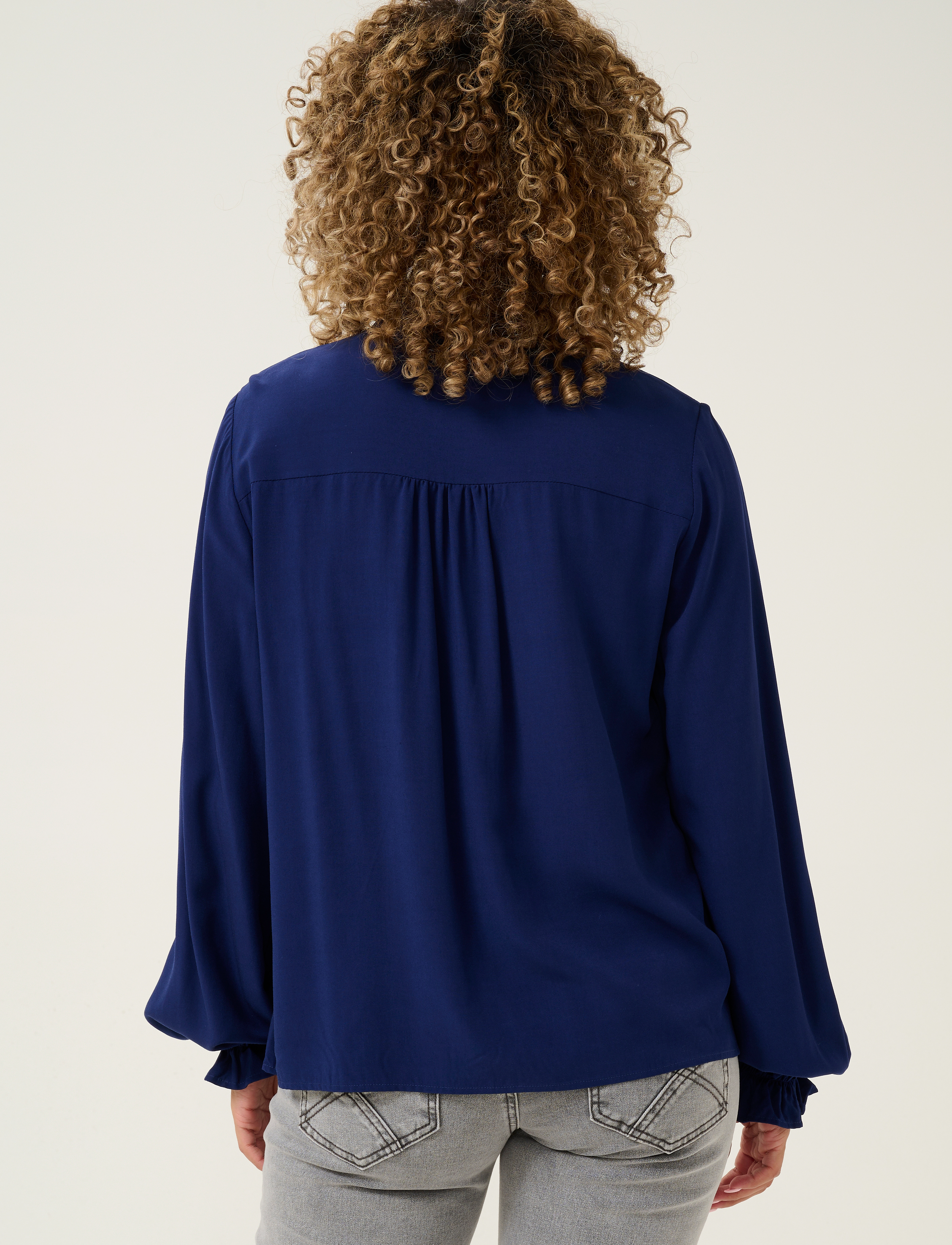 Cream - CRVenea Shirt - langærmede bluser - ocean cavern - 4