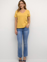 Cream - CRNaia Deep V-neck T-Shirt - t-paidat - misted yellow - 3