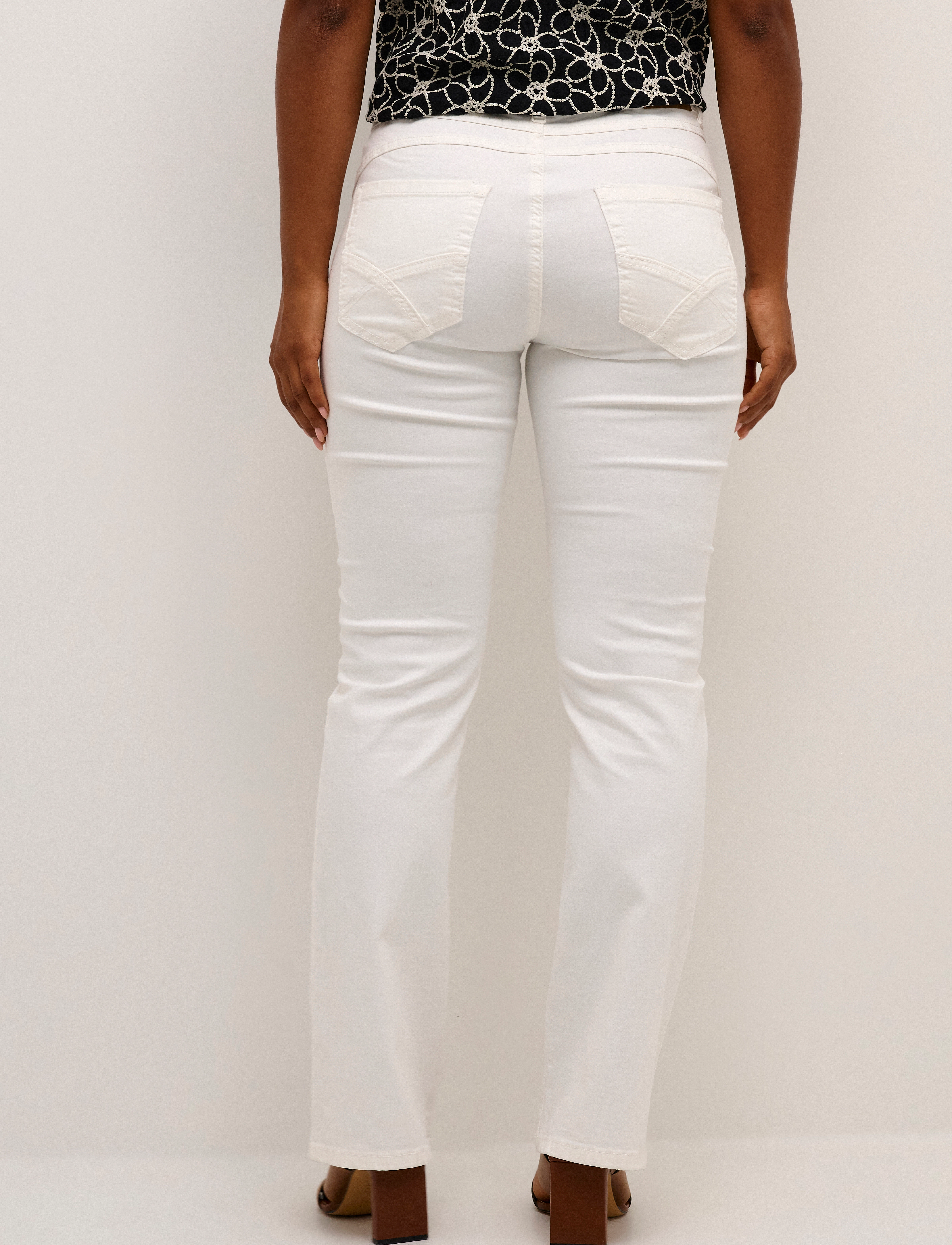 Cream - CRAnn Bootcut Twill - Coco Fit - bootcut jeans - snow white - 4