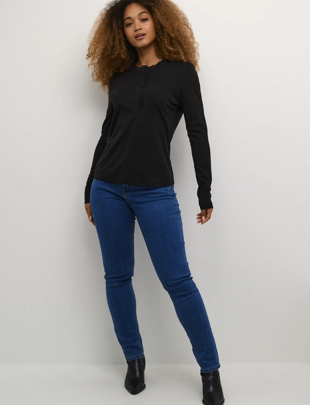 Cream - CRNaia flounce blouse - långärmade blusar - pitch black - 3