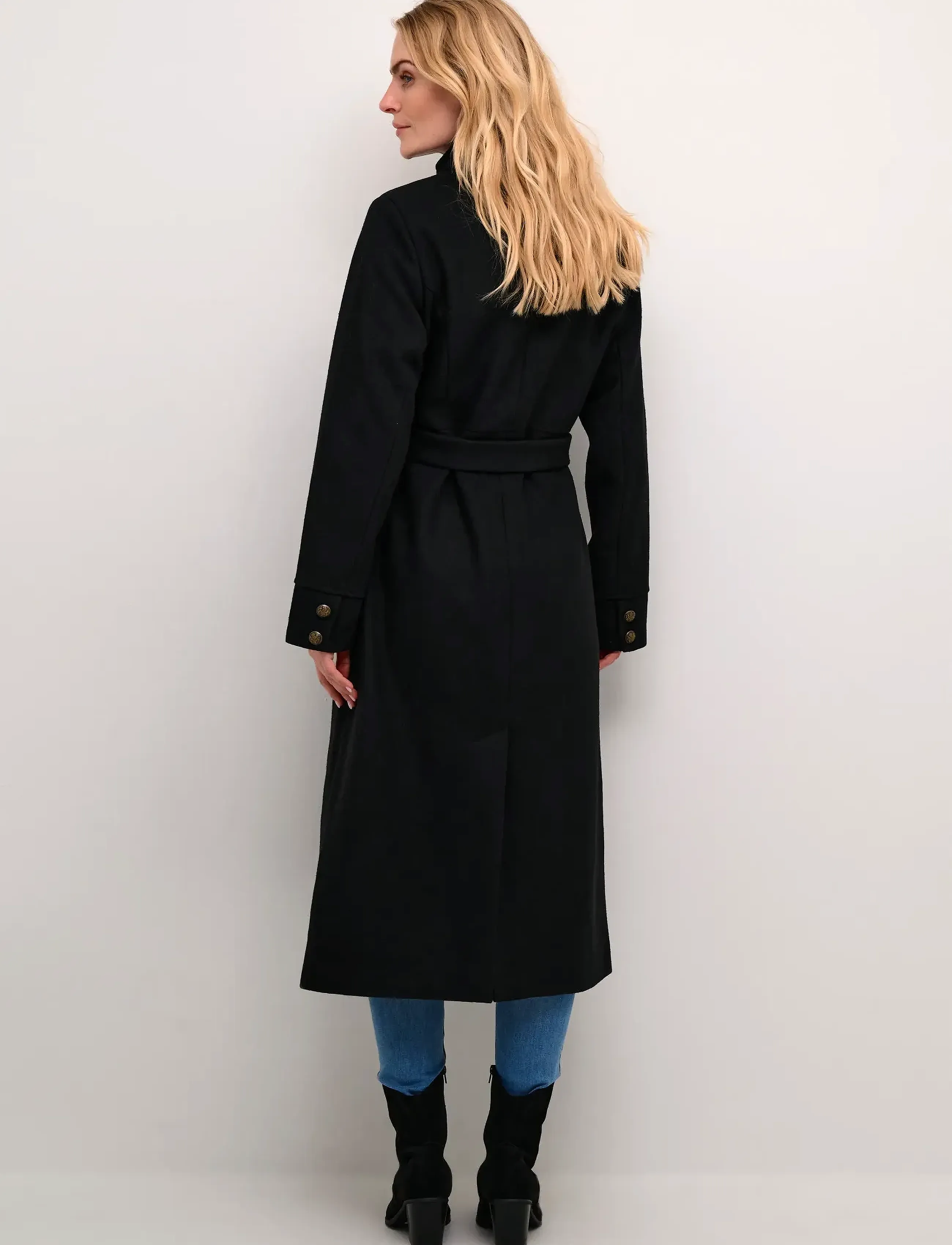 Crtova Coat 2