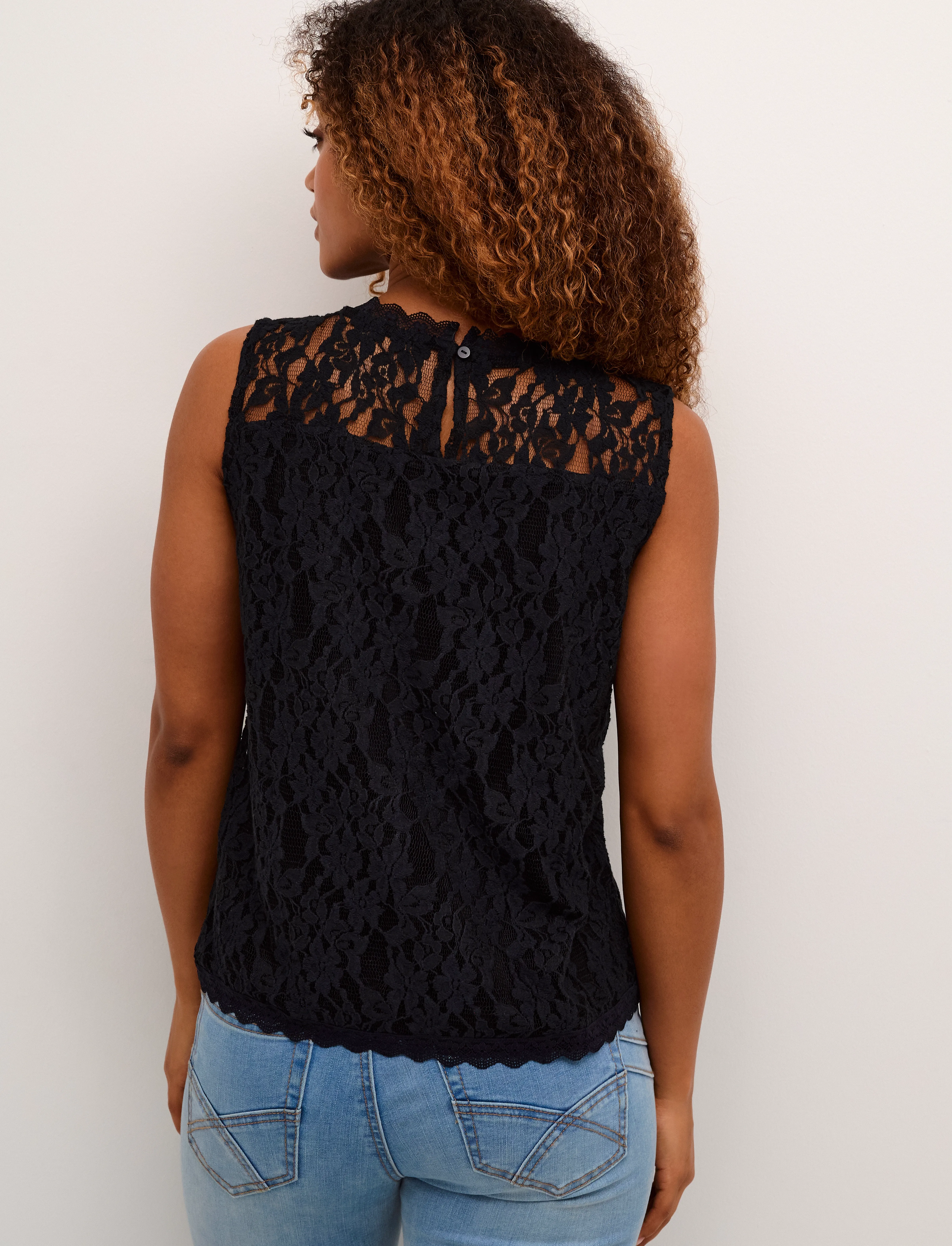 Cream - CRKit Lace Top - Ærmeløse bluser - pitch black - 4