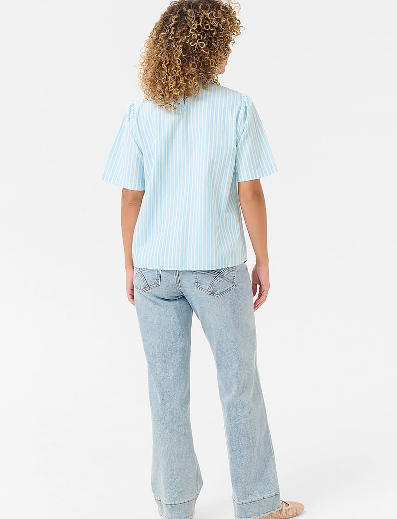 Cream - CRNadela Blouse - kortärmade blusar - clear blue stripe - 4