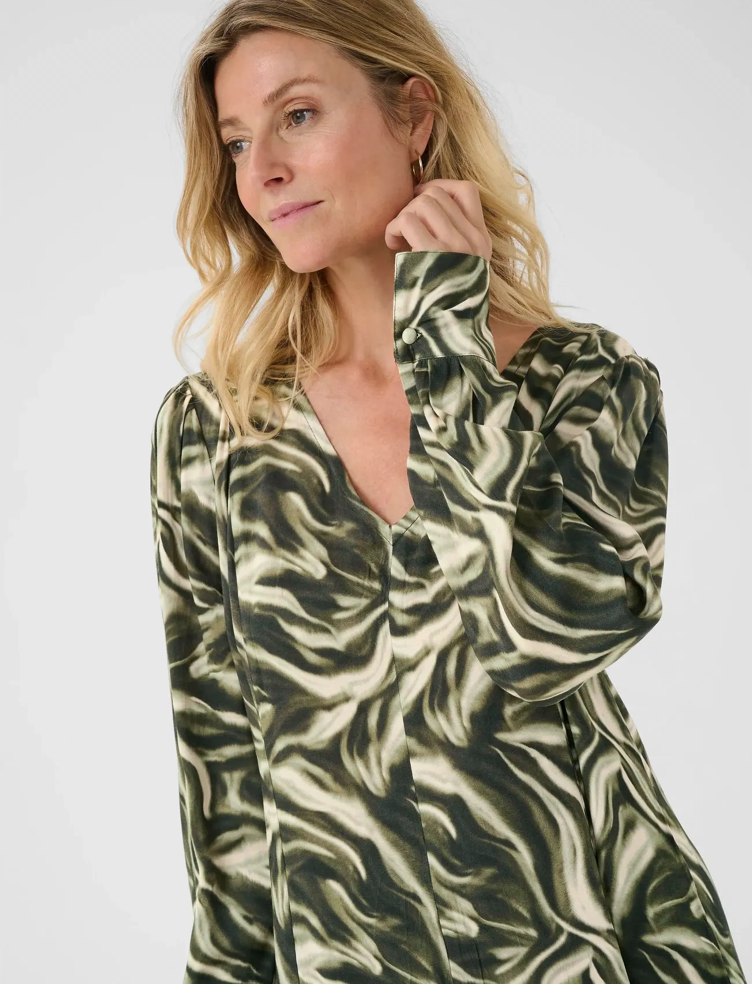 Cream - CRBeva Dress - midi dresses - green animal - 4