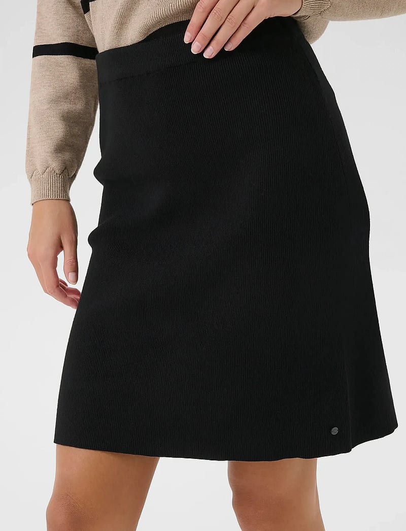 Cream - CRDela Knit Skirt - strickröcke - pitch black - 5