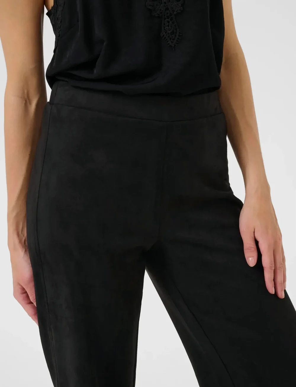 Cream - CRCanna Pant - laia säärega püksid - pitch black - 5