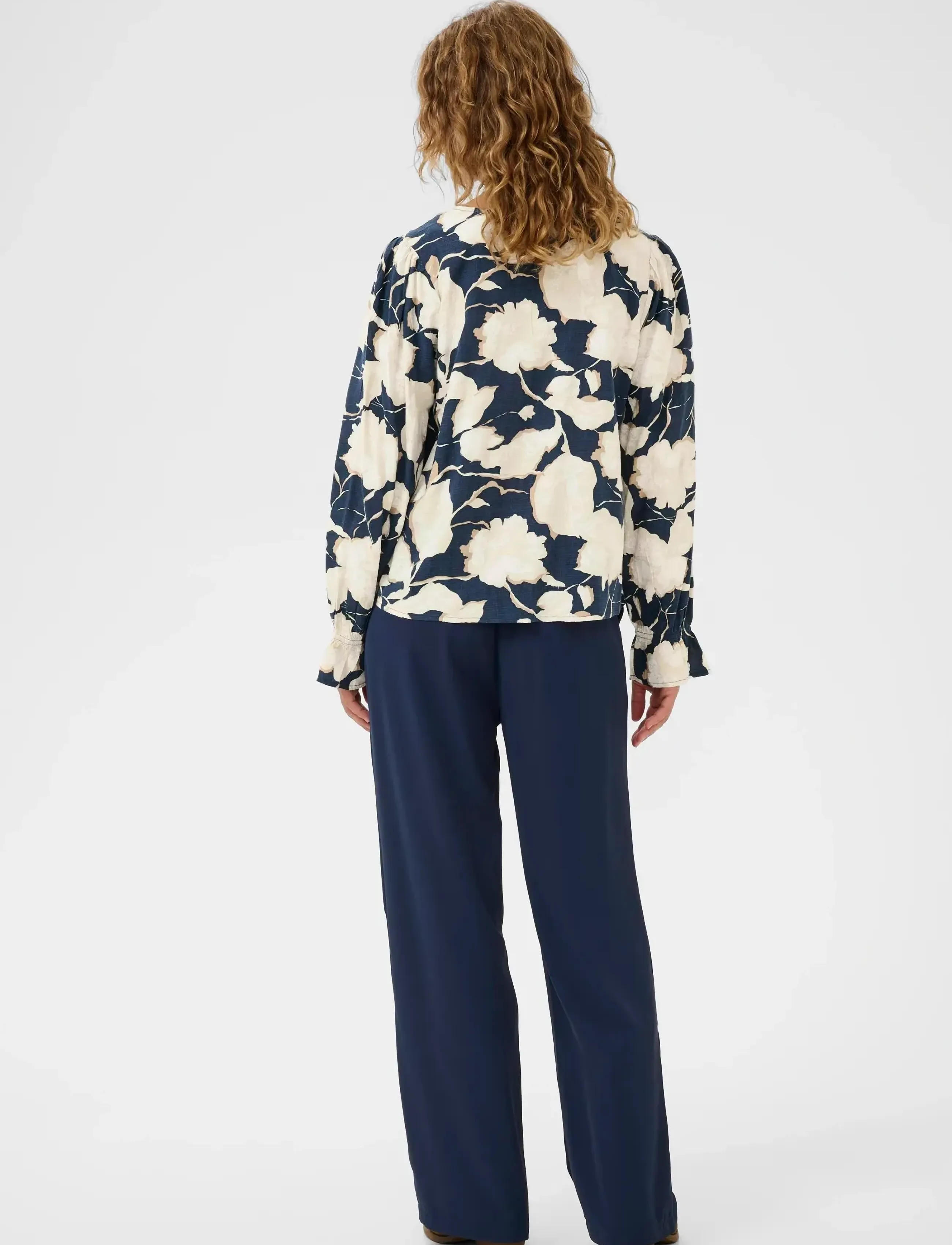 Cream - CRClaire Blouse - langærmede bluser - navy flower print - 5