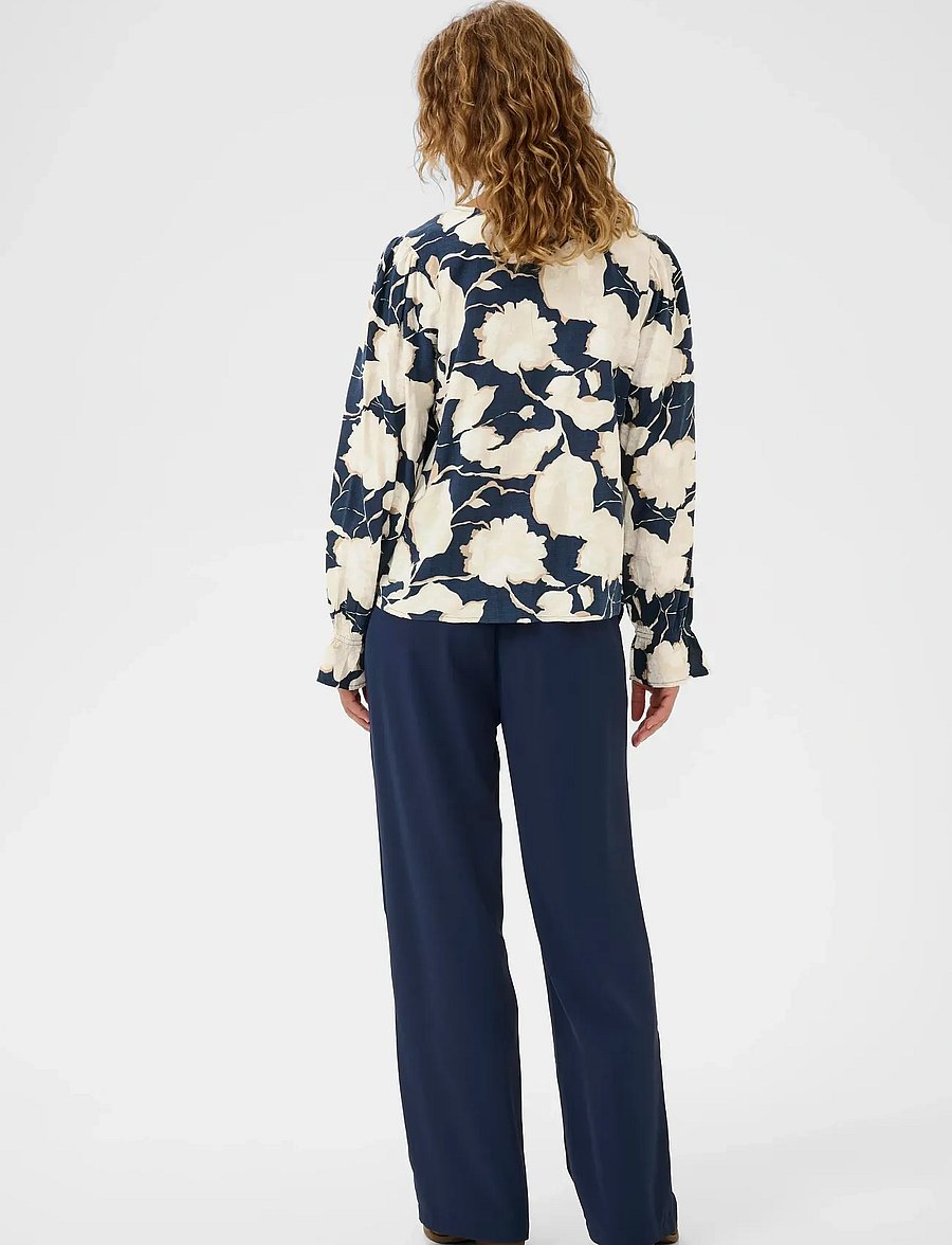 Cream - CRClaire Blouse - langärmelige blusen - navy flower print - 5