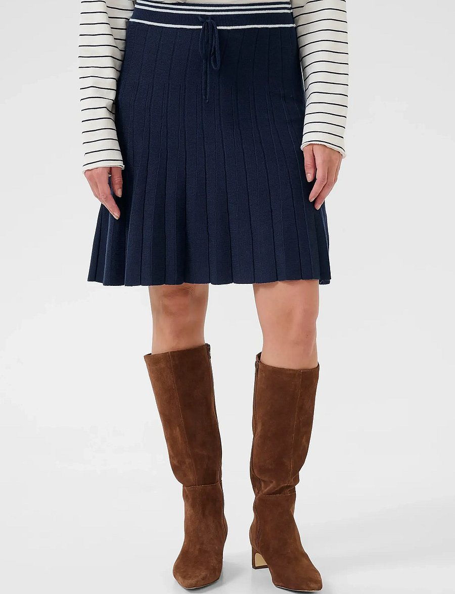 Cream - CRVillea Skirt - kootud seelikud - navy blazer - 2