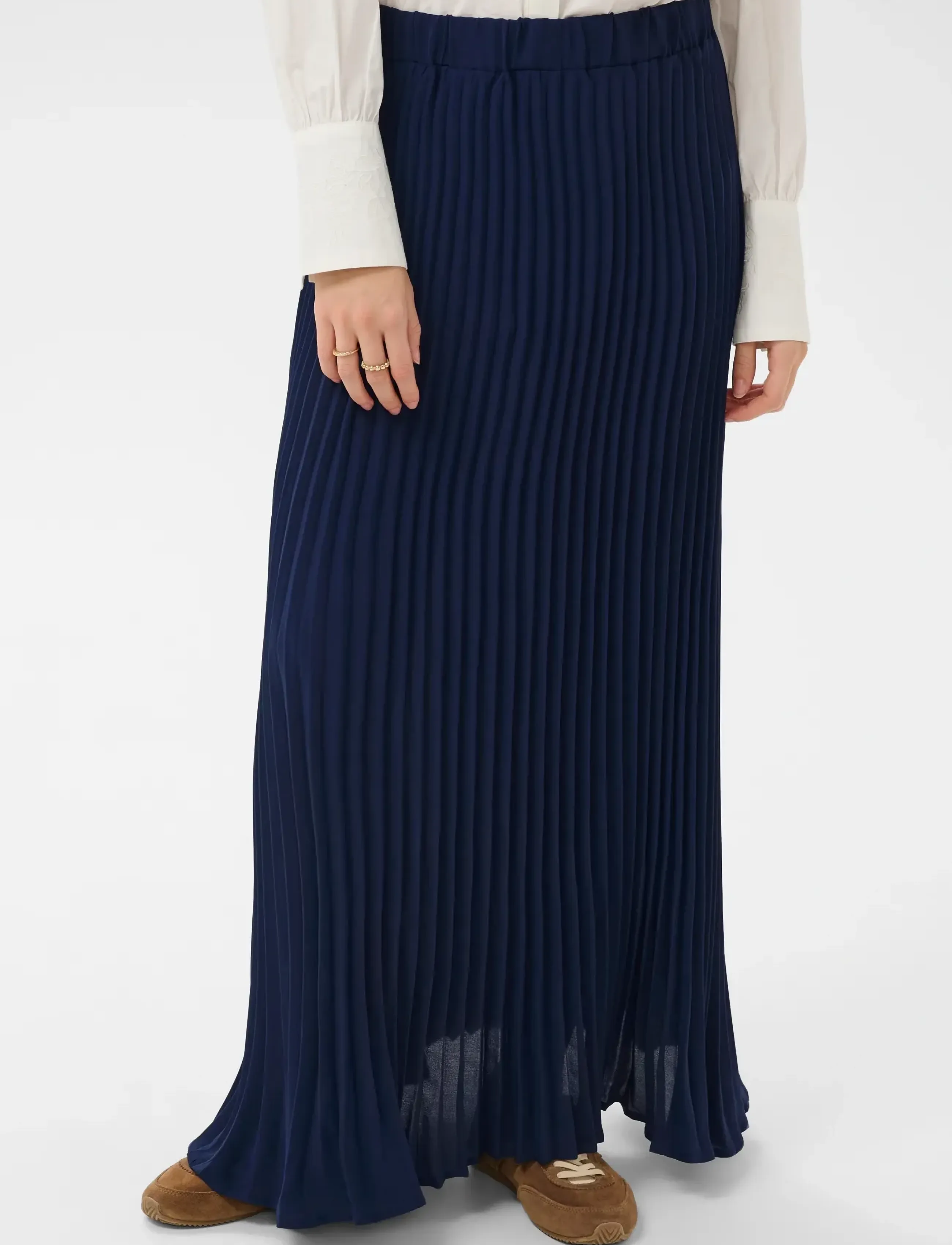 Cream - CRCharline Plisse Skirt - plisserede nederdele - navy blazer - 2
