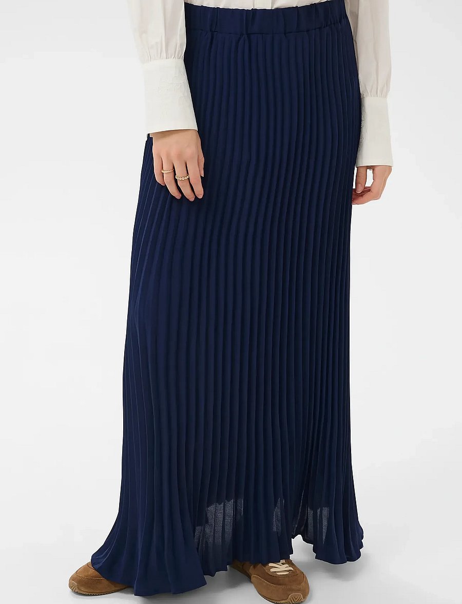 Cream - CRCharline Plisse Skirt - faltenröcke - navy blazer - 2