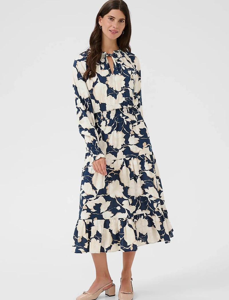 Cream - CRLucca Long Dress - navy flower print - 2