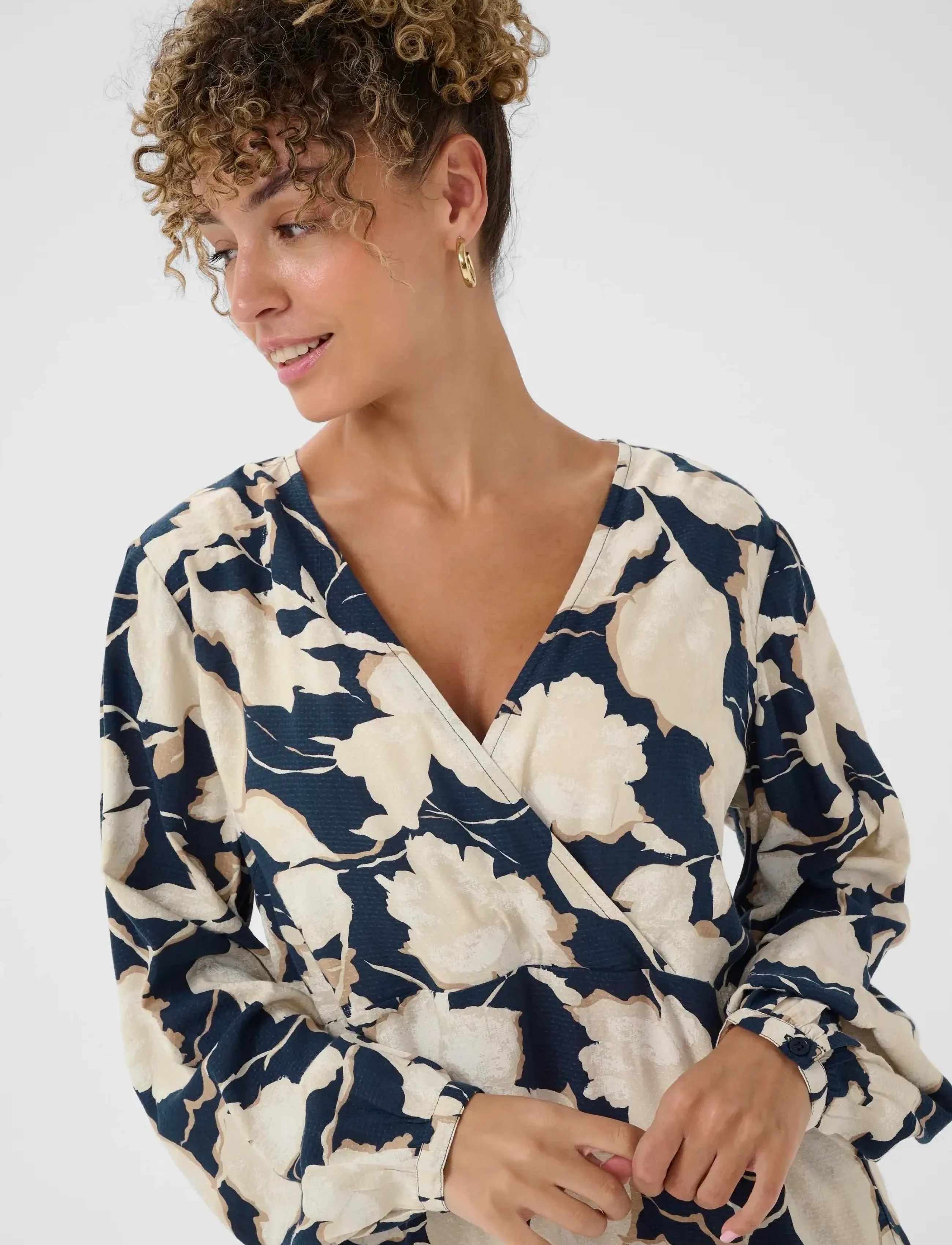 Cream - CRLucca Dress - wrap dresses - navy flower print - 5