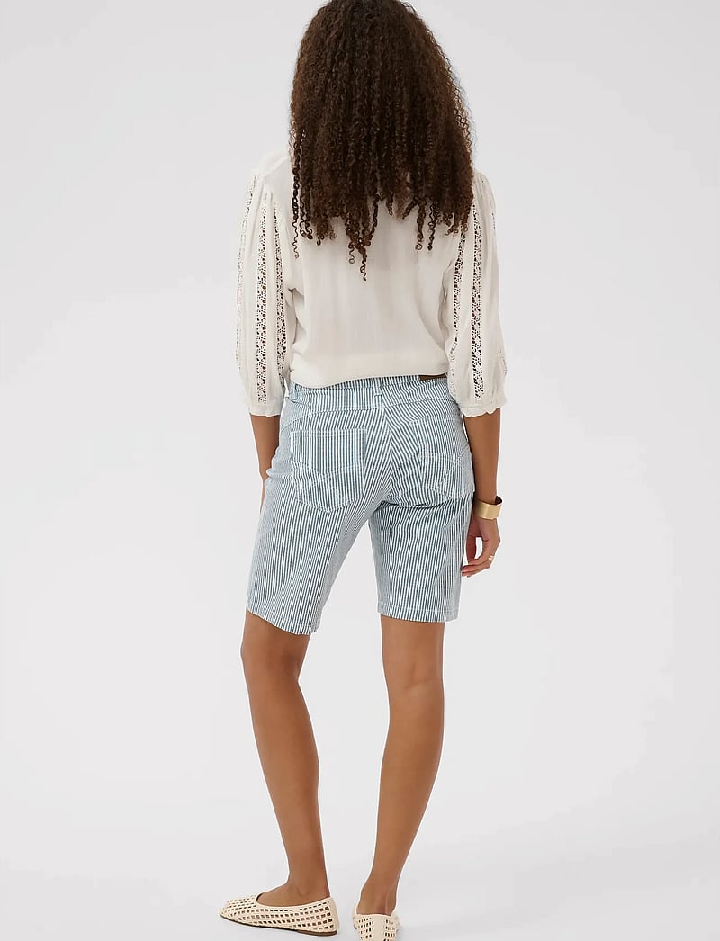 Cream - CRBerta Twill Shorts - Coco Fit - casual shorts - horizon blue milkboy - 4