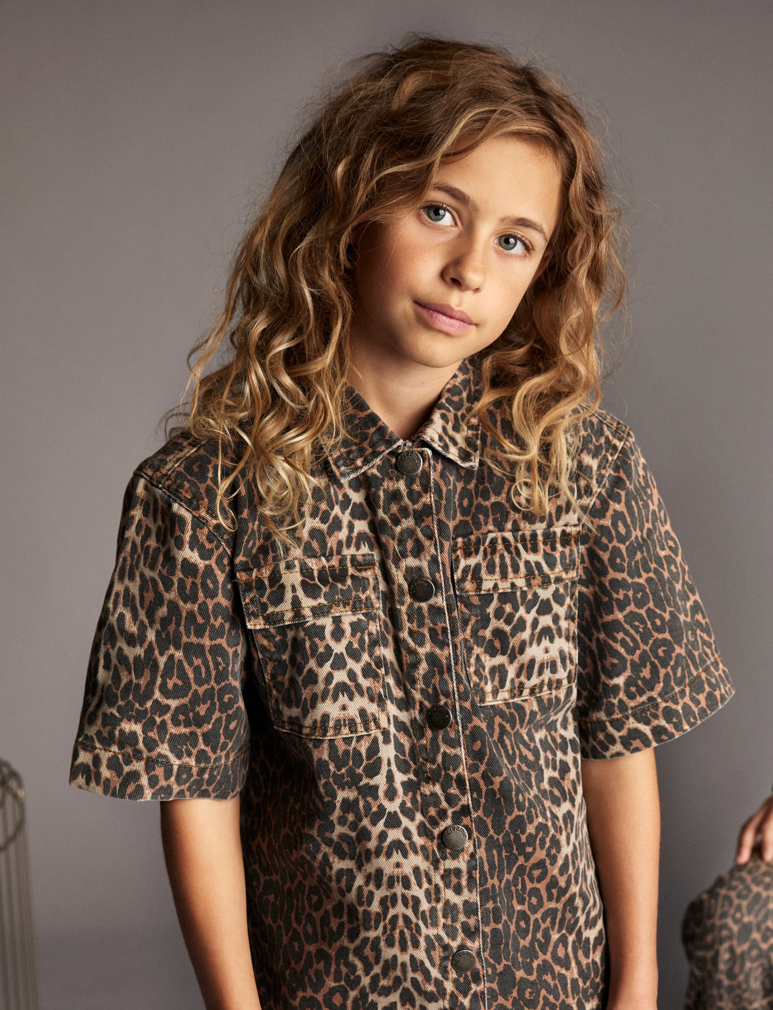 Creamie - Dress Leo - lyhythihaiset kauluspaidat - brown leo - 4
