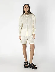 Creative Collective - Agnes oversized Linen Shirt - pellavakauluspaidat - white - 3
