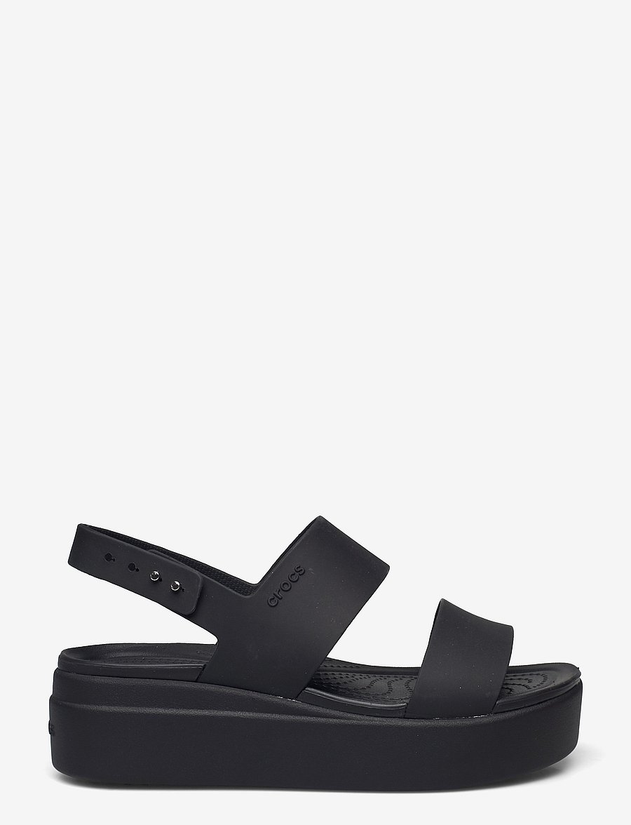 Crocs - Brooklyn Low Wedge - platvorm sandaalid - black/black - 1