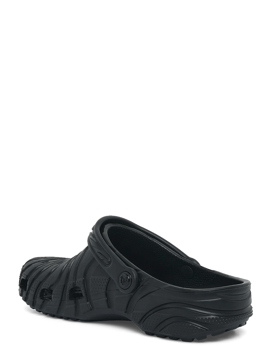 Crocs - Classic Erosion Clog - muula-kingad ja kotad - black - 1