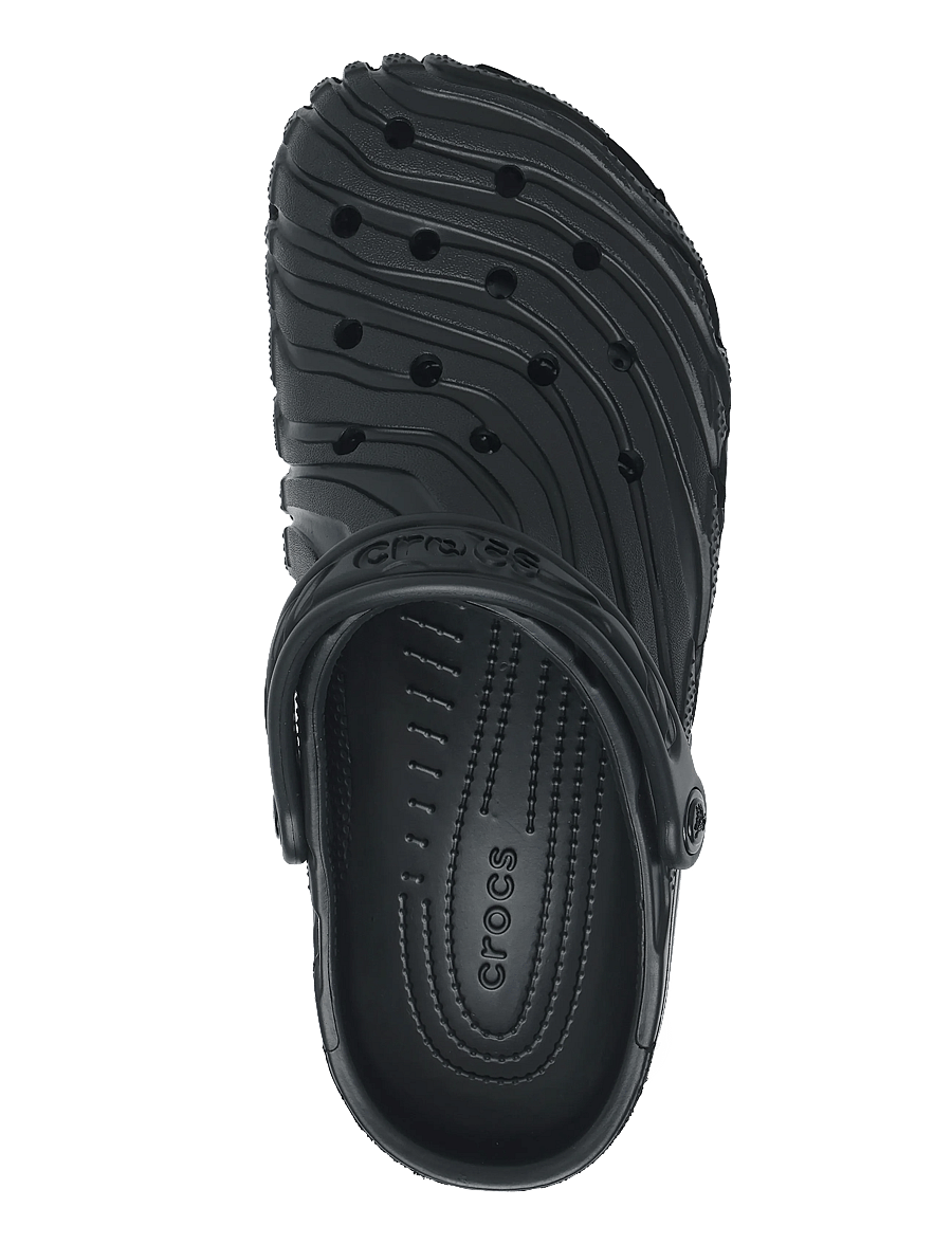 Crocs - Classic Erosion Clog - muula-kingad ja kotad - black - 3