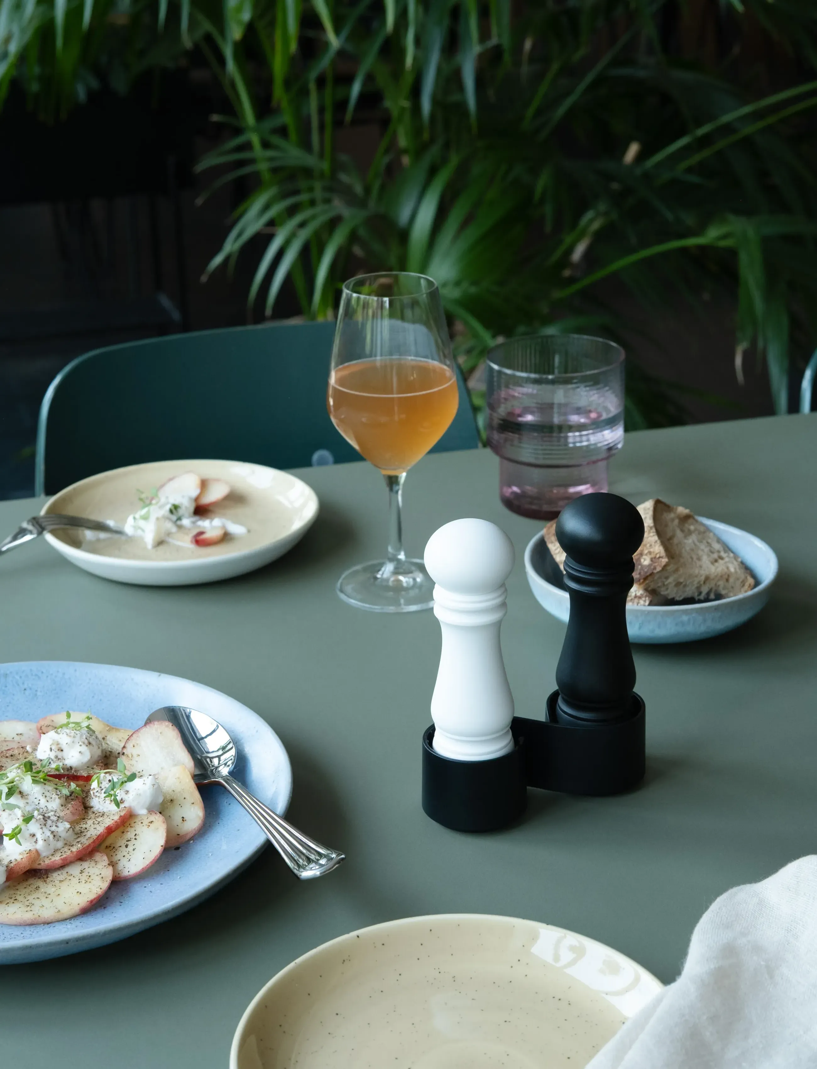 CrushGrind - MINI GRINDER set with cruet - black/white - 3