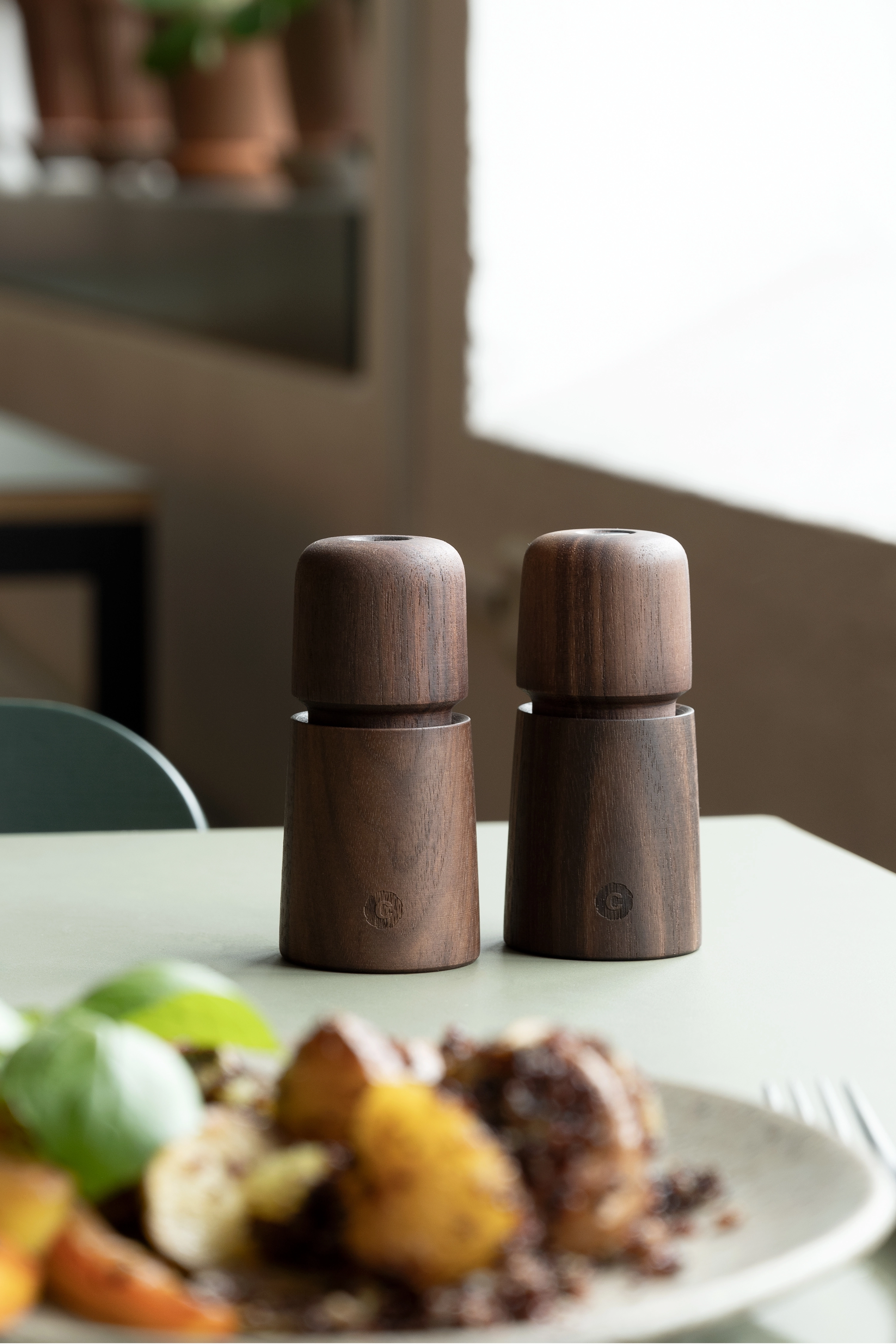 CrushGrind - STOCKHOLM Grinder - gewürzmühlen - walnut - 0