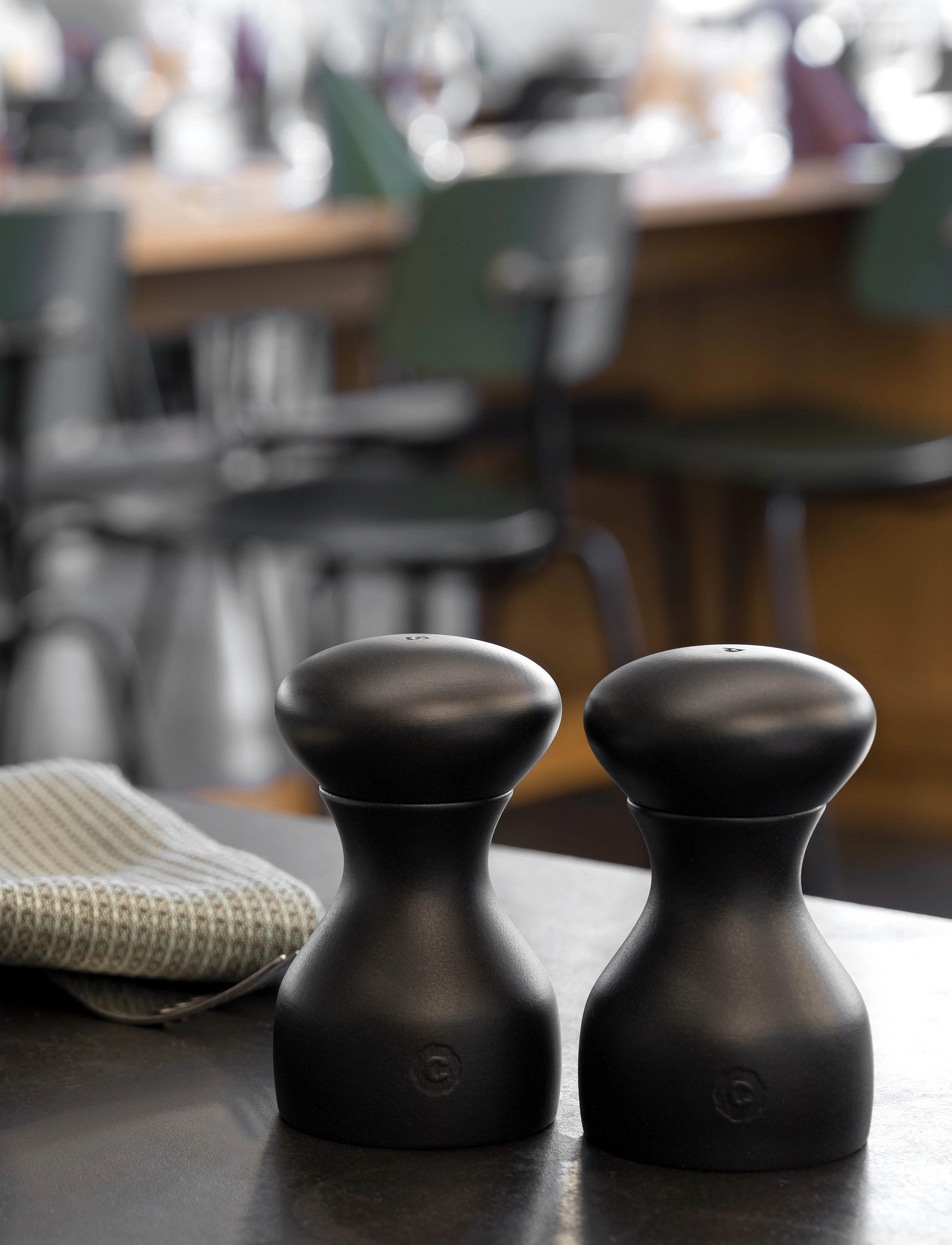 CrushGrind Lyon Kværn Sæt, One Size, Grinders, Schwarz - Salt & Pepper Shakers, Homeware