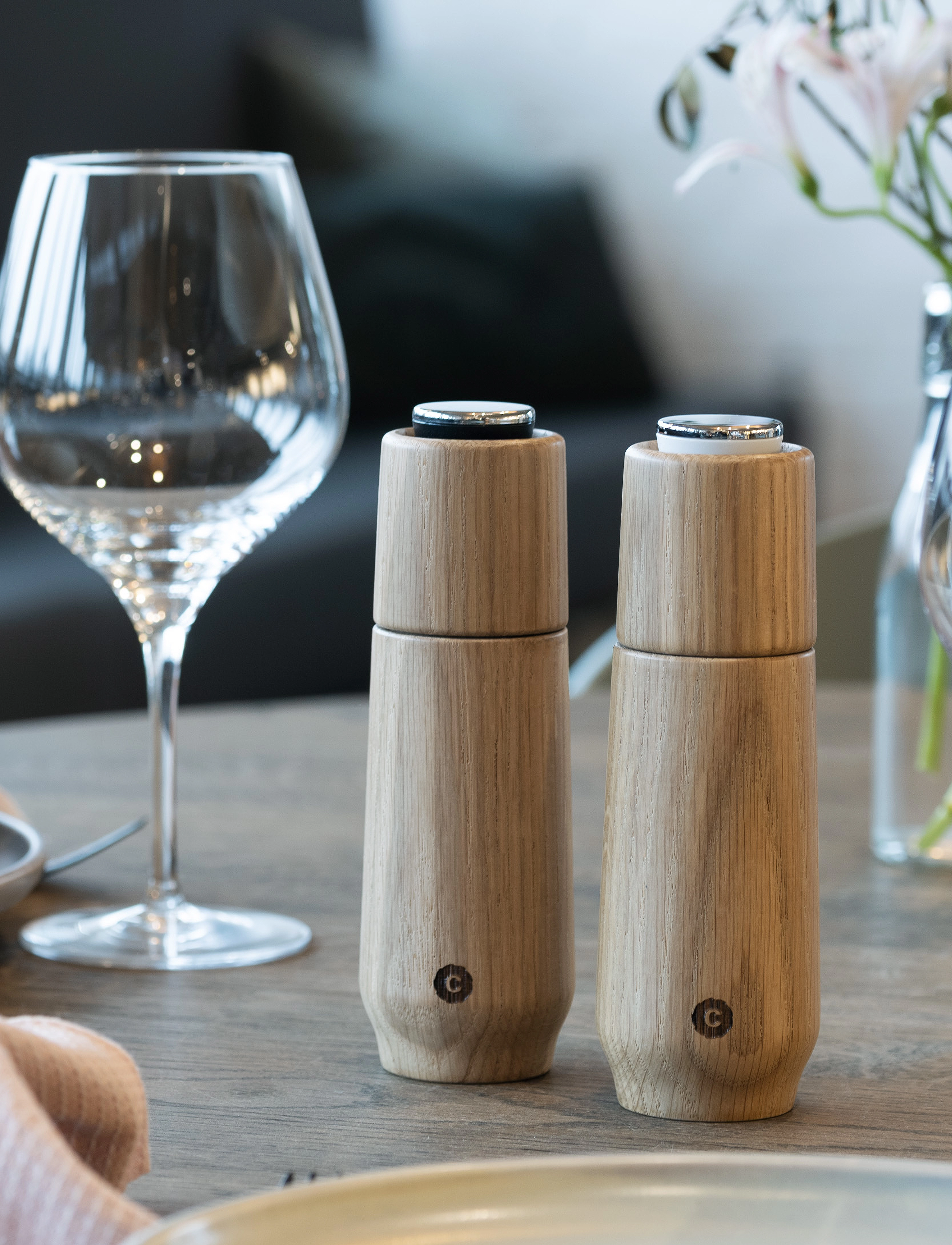 CrushGrind - CHAMPAGNE SALT Grinder - oak - 3