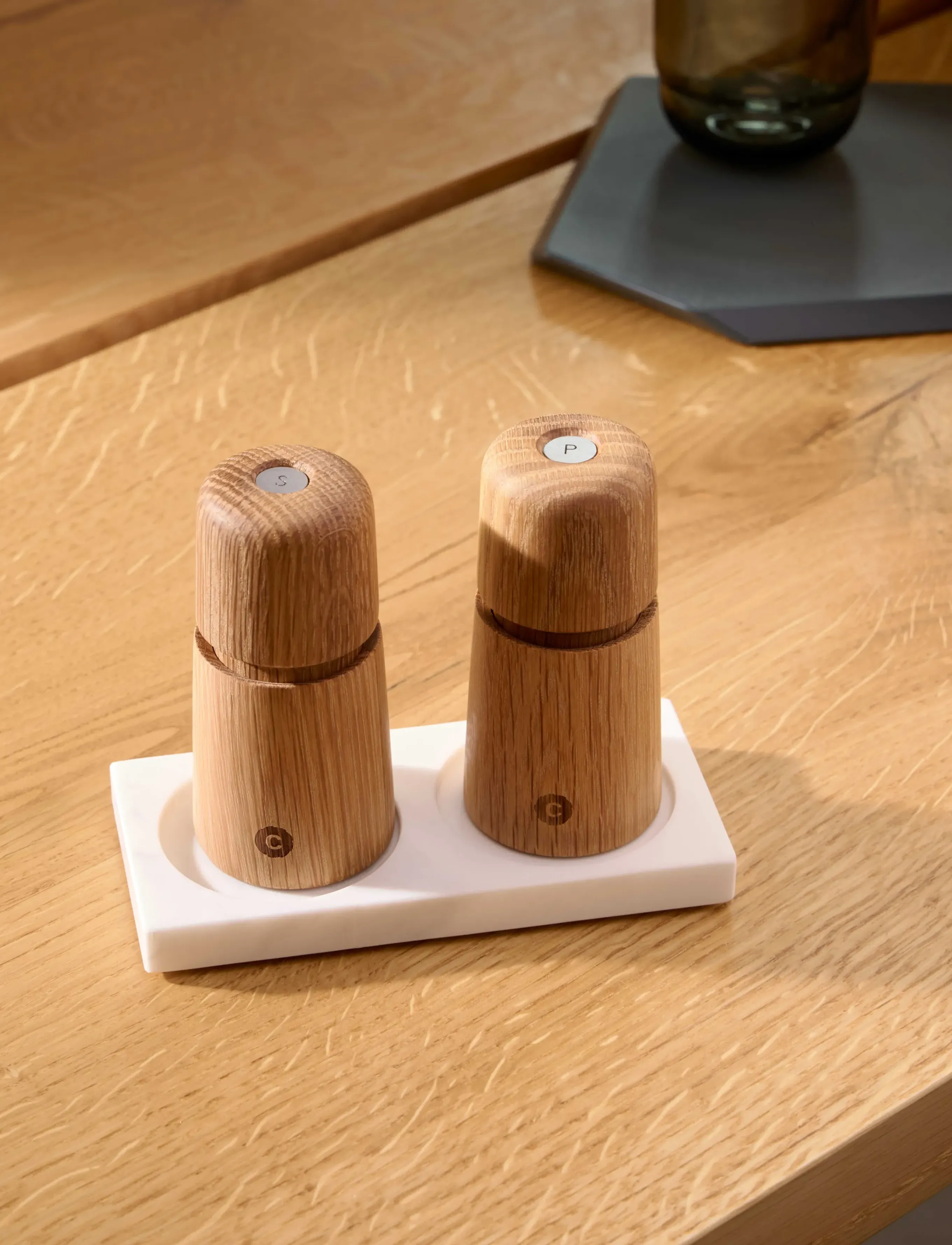 CrushGrind - TABLETOPPER - spice grinders - white marble - 3