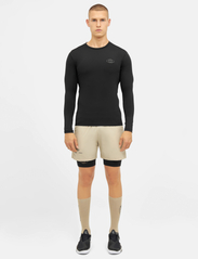 Cuera - Oncourt LS Layer T-Shirt - longsleeved tops - black - 4