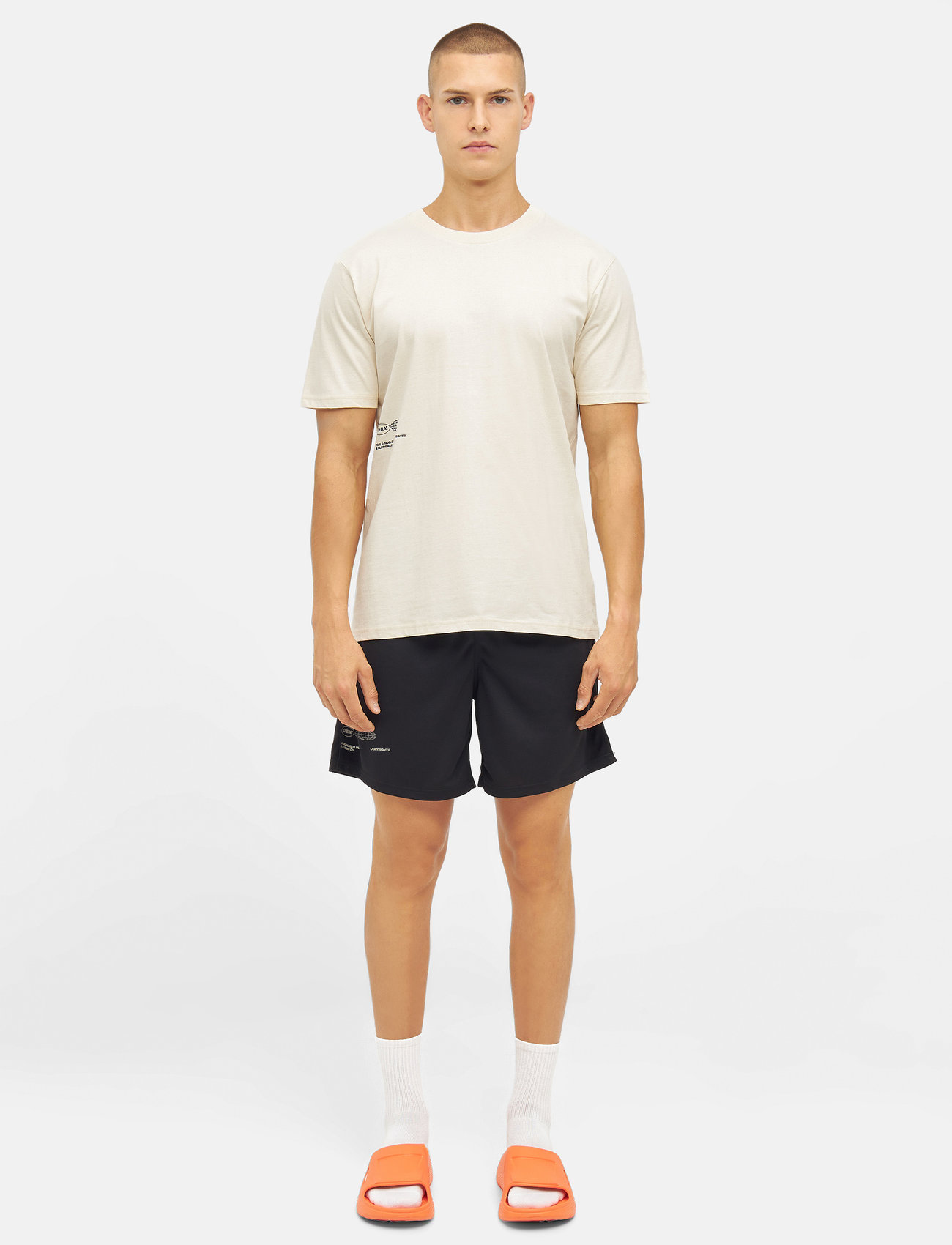 Cuera - Relaxed Heavy Globe T-Shirt - alussärgid ja t-särgid - off white - 0