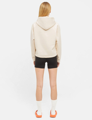 Cuera - Cropped Merch Hoodie - sweatshirts & hættetrøjer - off white - 6