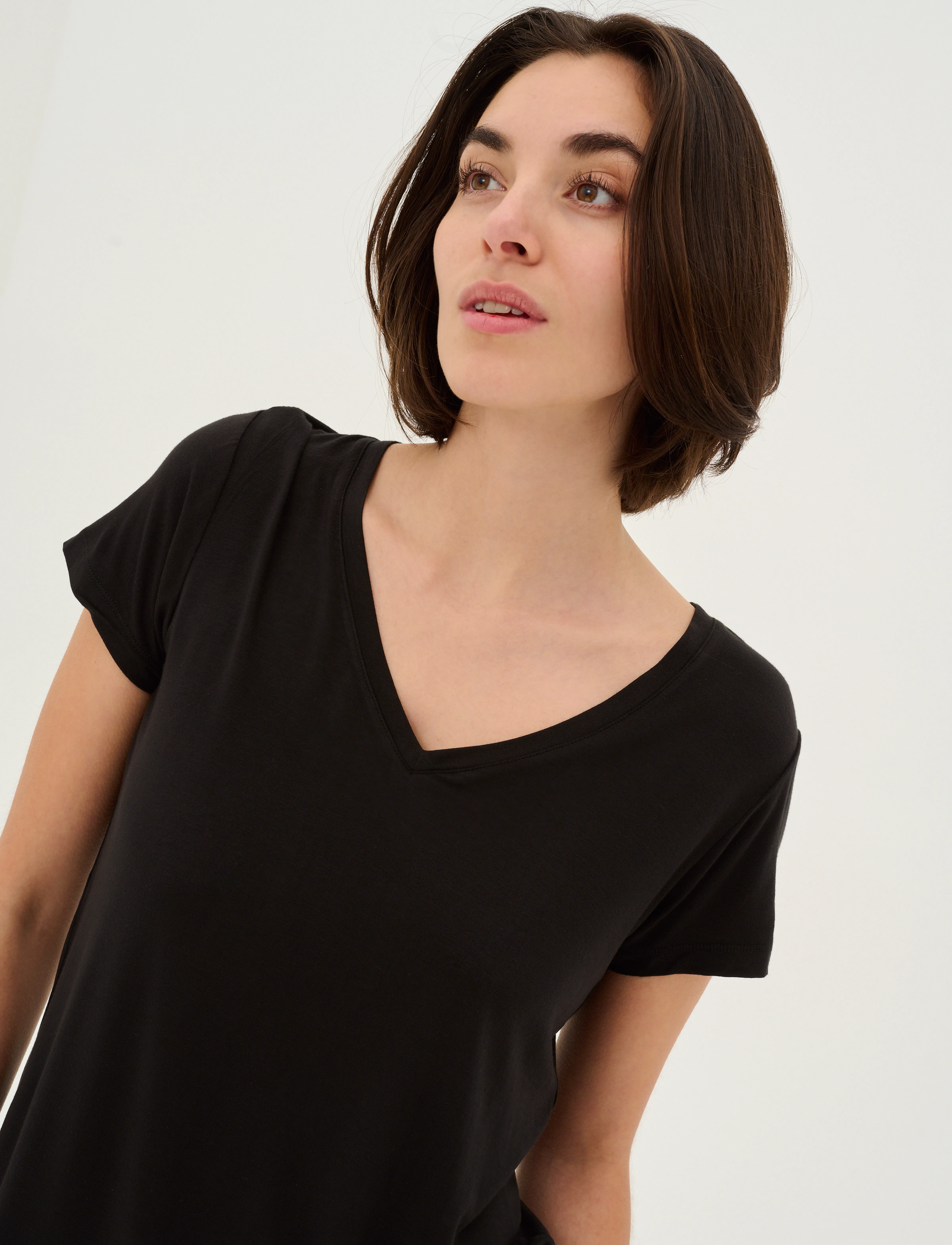 Culture Cupoppy V-Neck T-Shirt dam – bild 5
