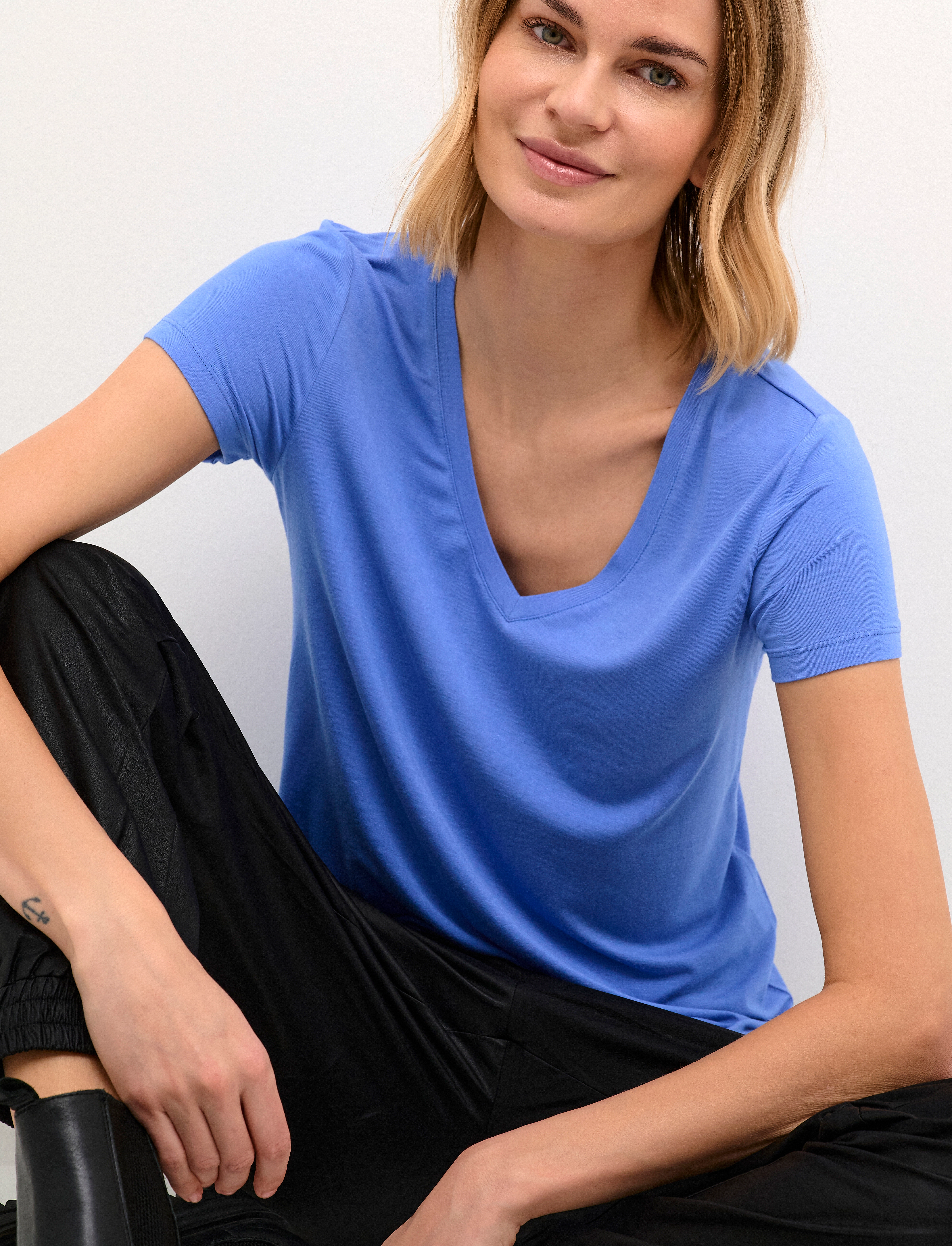 Culture - CUpoppy V-neck T-Shirt - laveste priser - blue bonnet - 5