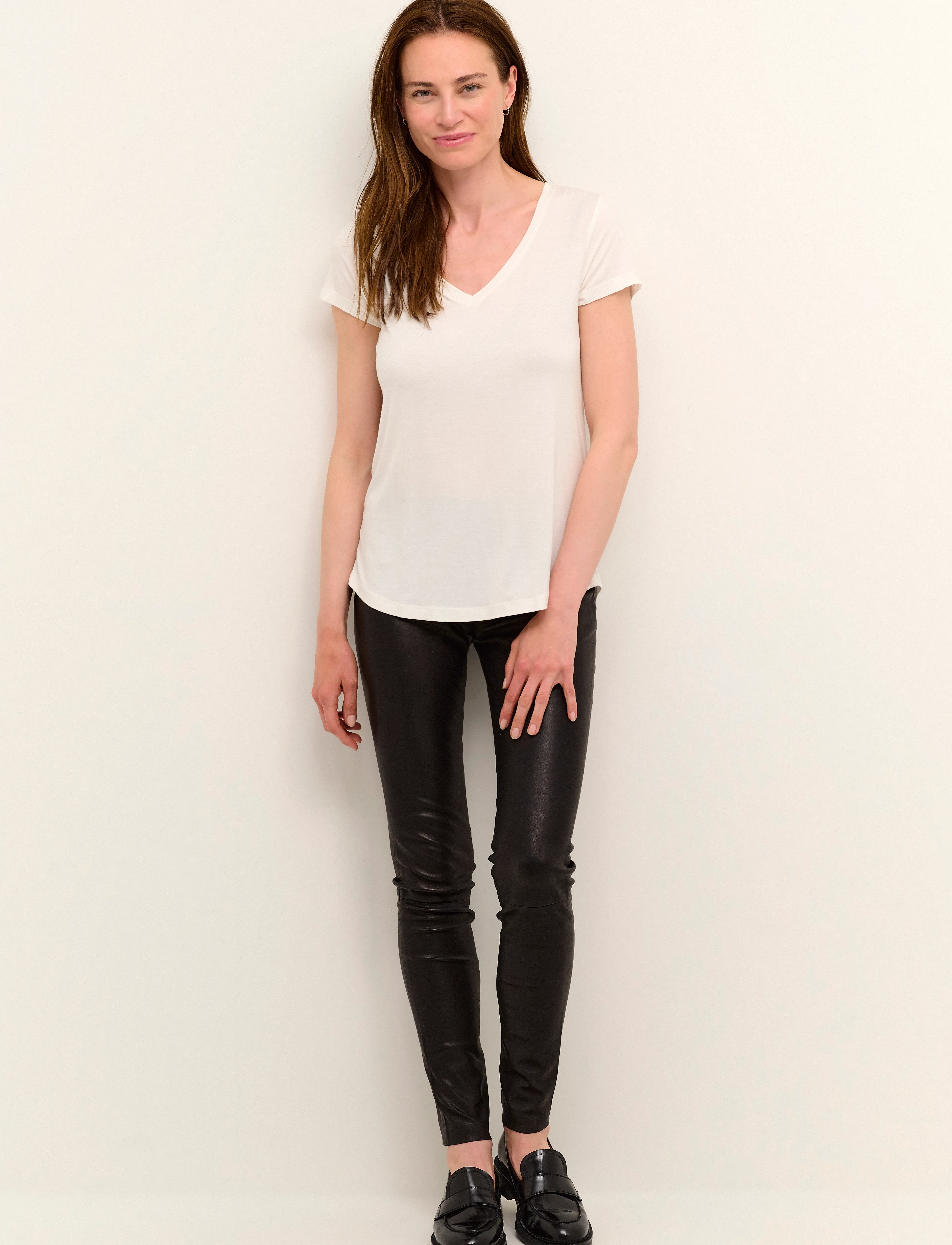 Culture - CUpoppy V-neck T-Shirt - t-shirts - spring gardenia - 3