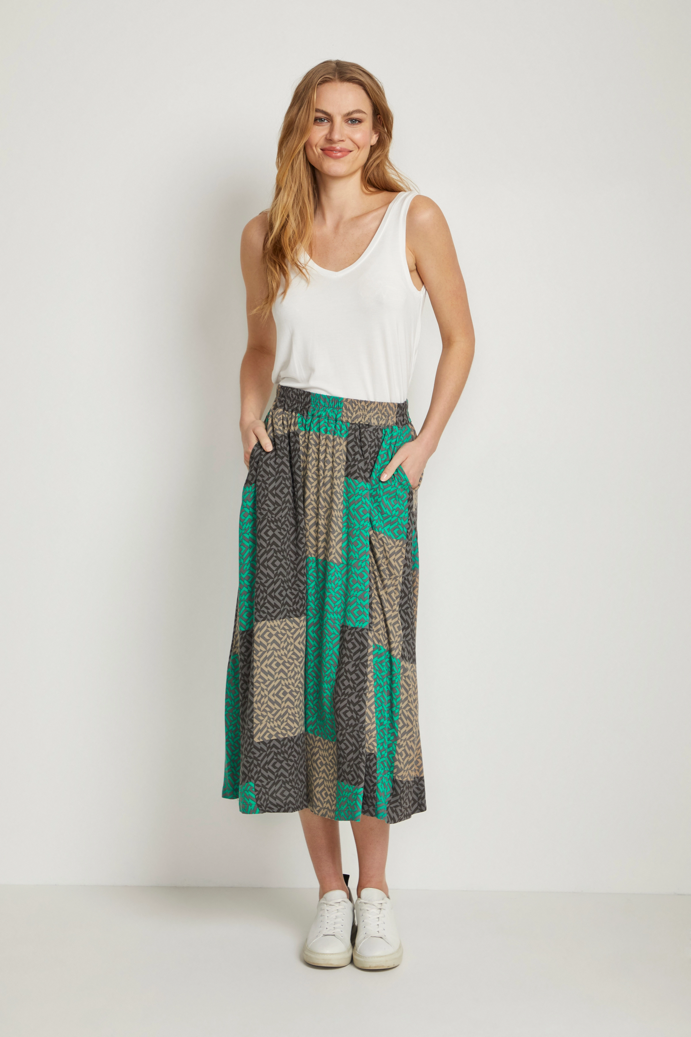 Culture - CUtyra Skirt - green graphic - 3