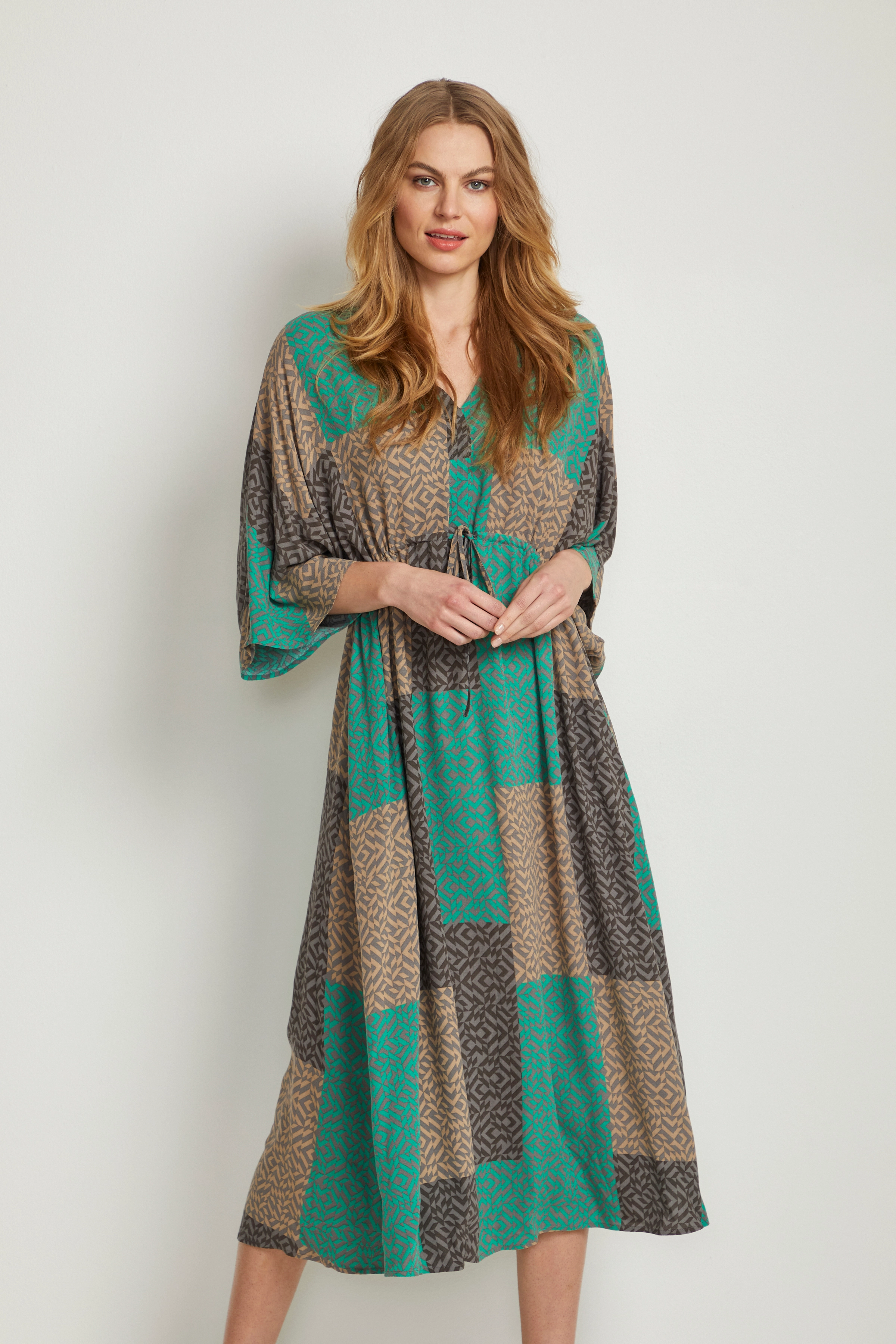 Culture - CUtyra Dress - green graphic - 2