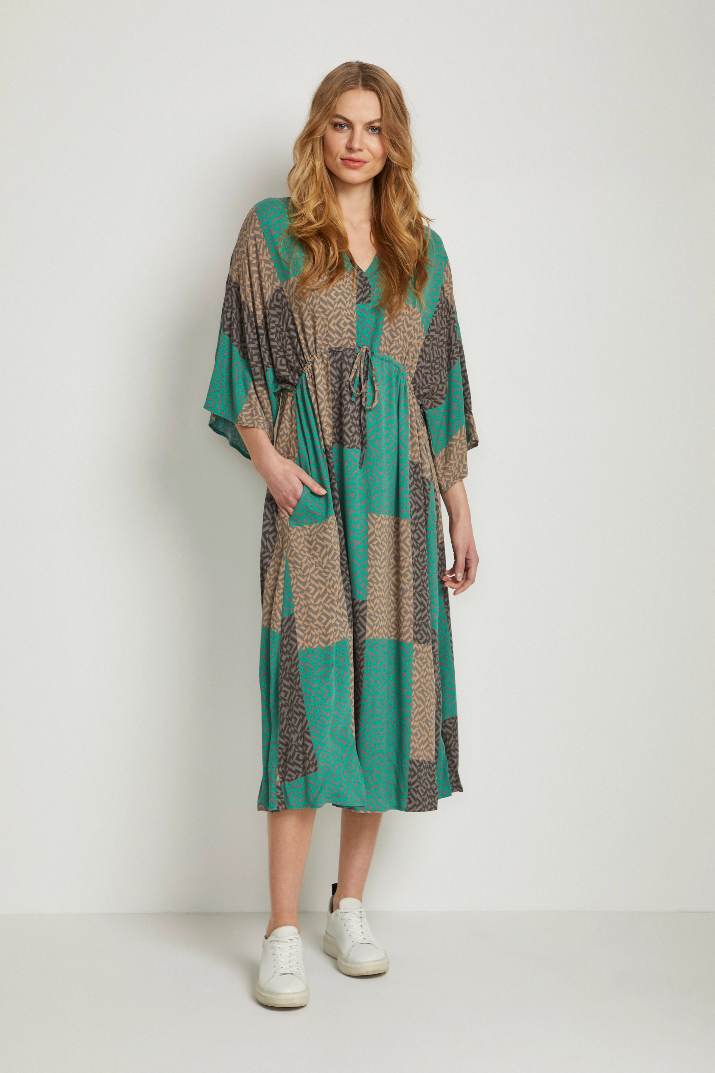 Culture - CUtyra Dress - green graphic - 3