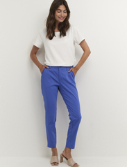 Culture - CUalpha Pants - kitsalõikelised püksid - dazzling blue - 3