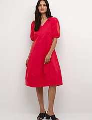 Culture - CUantoinett SS Dress - midi kjoler - fiery red - 3